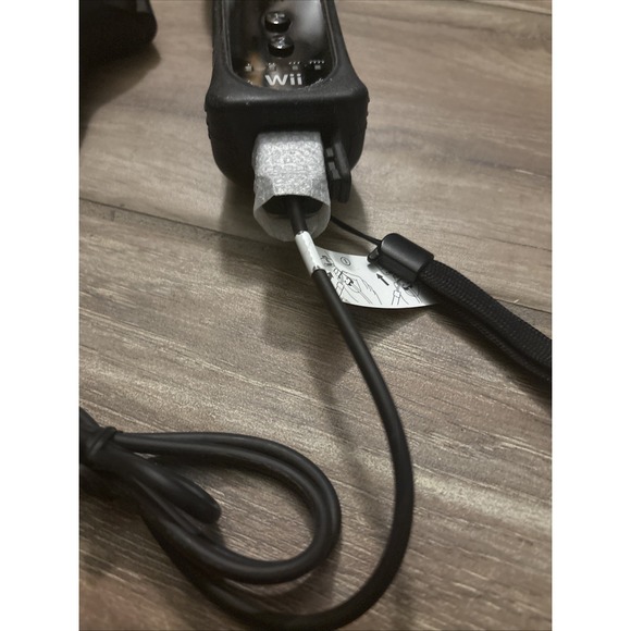 Official OEM Nintendo Wii Remote Black with Nunchuck RVL-003 & 3 White Nunchucks - Picture 4 of 7